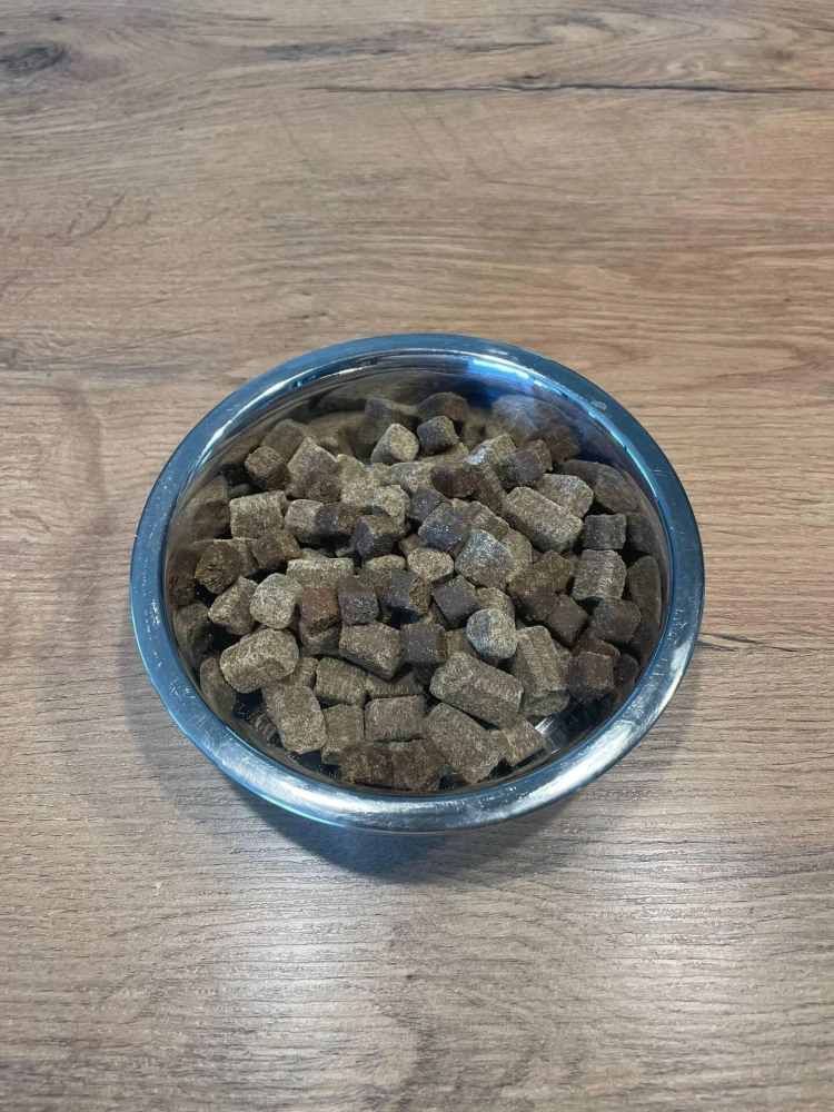 Pamlsek i atraktivní krmivo kachna BOHEMIA COLD Snack or Topping DUCK 200g