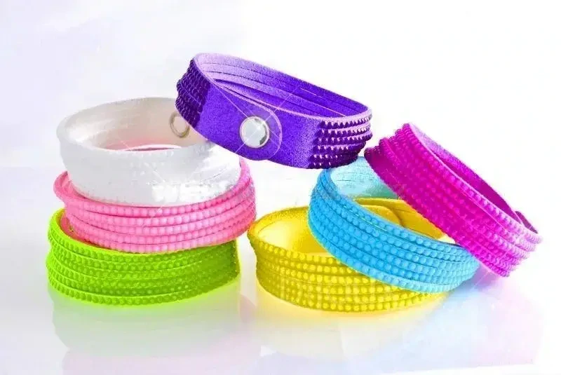 Barevné motací náramky
