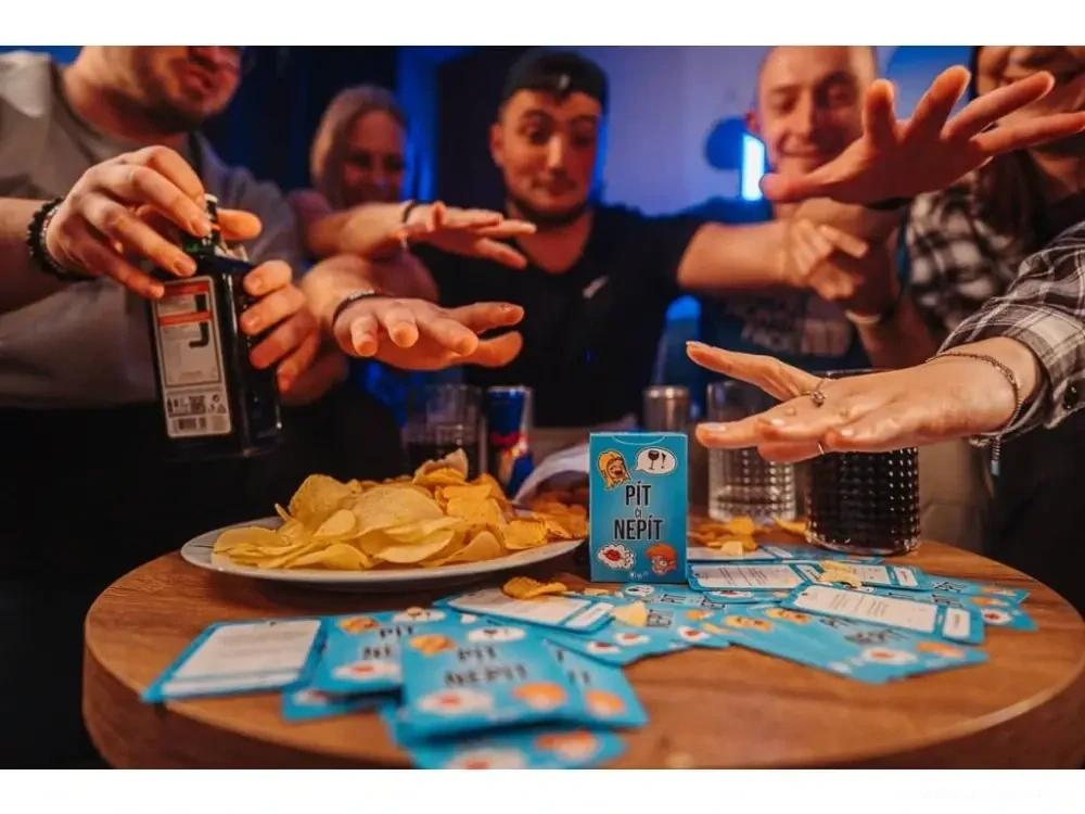 Pít či Nepít karetní hra