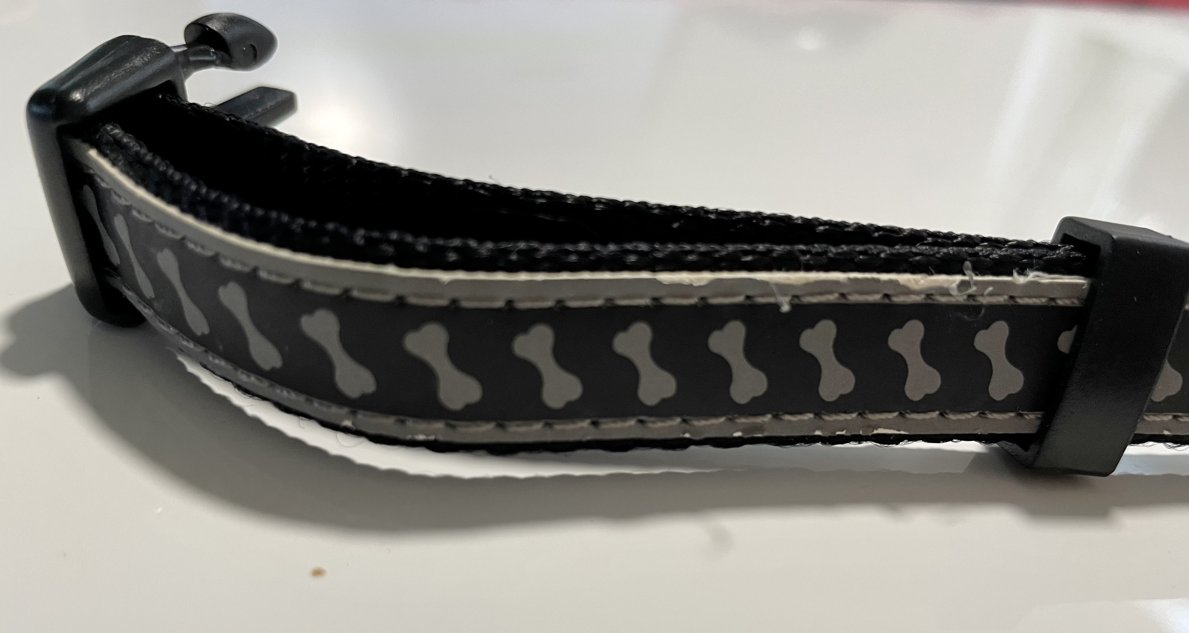 Černý obojek reflexní, pogumovaný 15mm, 20mm