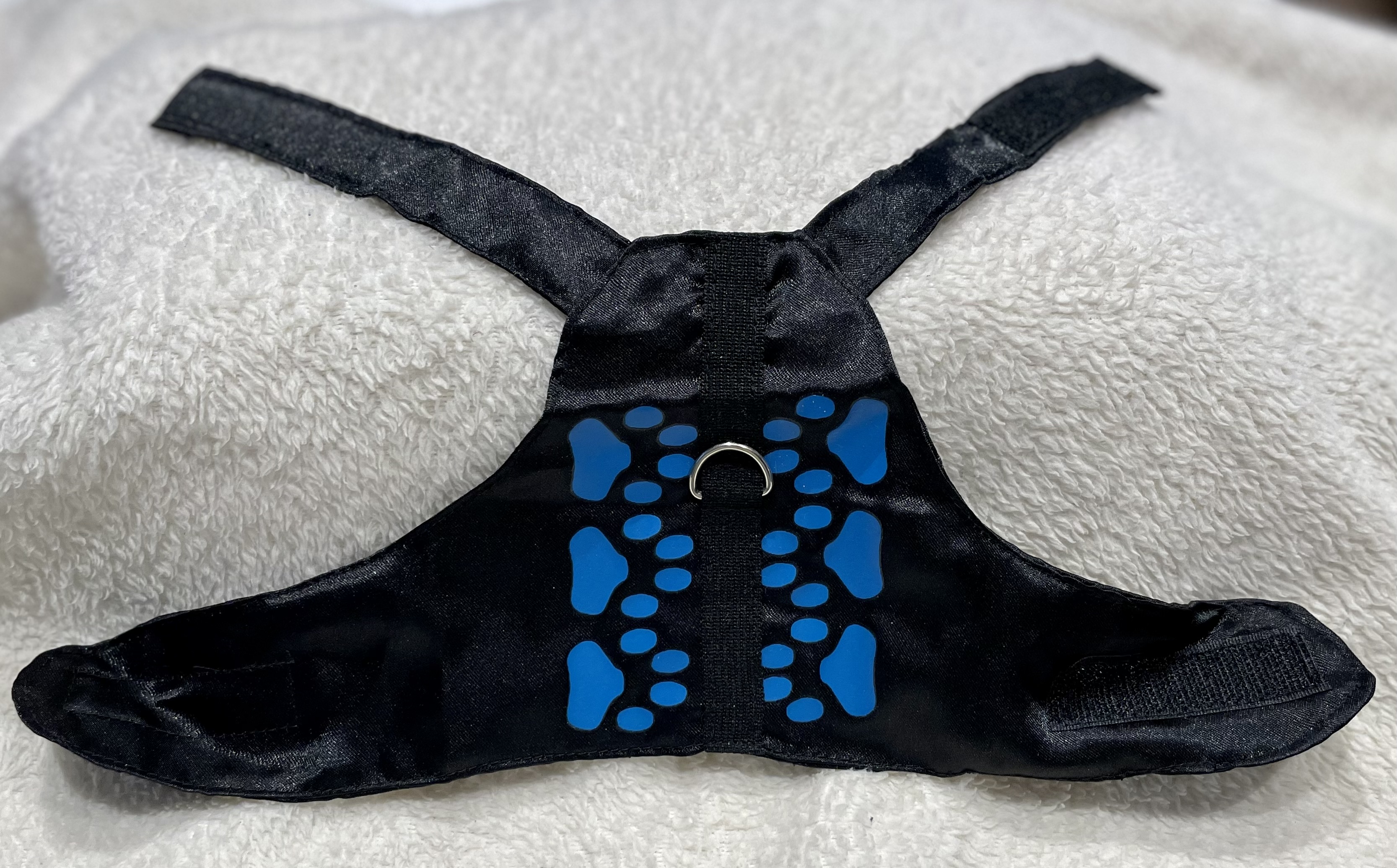 Postroj pro malého psa s tlapkami