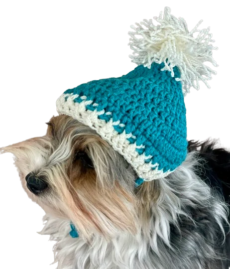 Háčkovaná zimní čepice pro psa bílá
