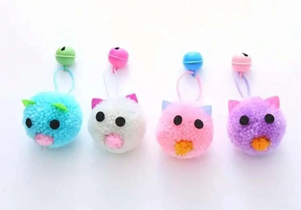 Hračka pro kočky, plyšový míček s rolničkou