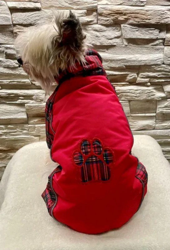 Červená zimní kombineza pro psy s tlapkou 30-35cm