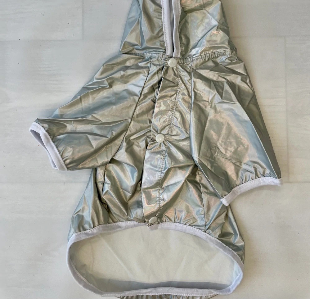 Pláštěnka pro psa stříbrná 38-46cm