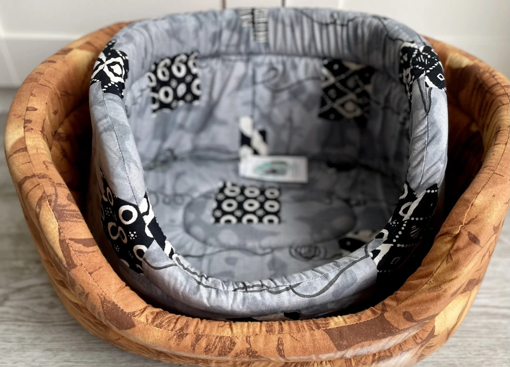 Pelíšek ovál vysoký 