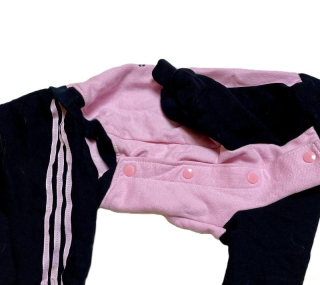 Teplákovka pro psa, zapínání na břiše